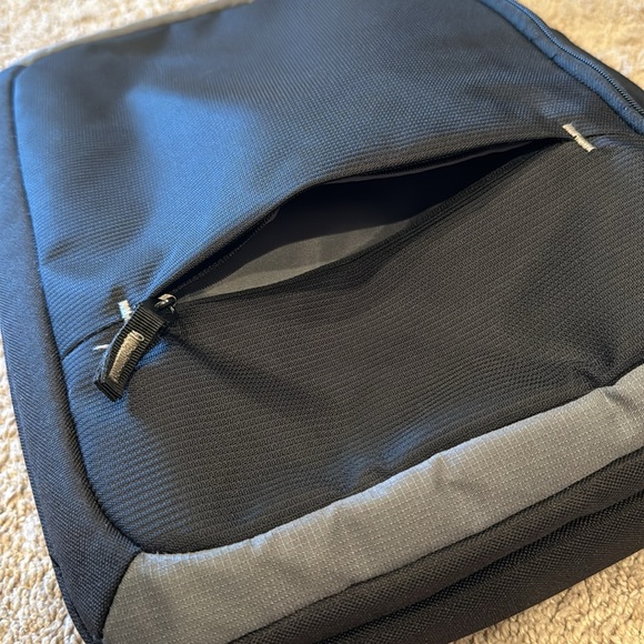Laptop Bag - Picture 3 of 10